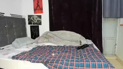 luxedollxoxoo online show from December 22, 3:35 am