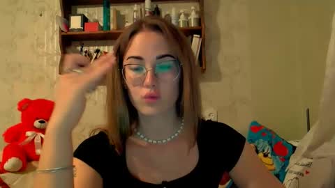 Snapshot of luxie_queen chatting on September 25, 4:36 pm Katie online show from September 25, 4:36 pm
