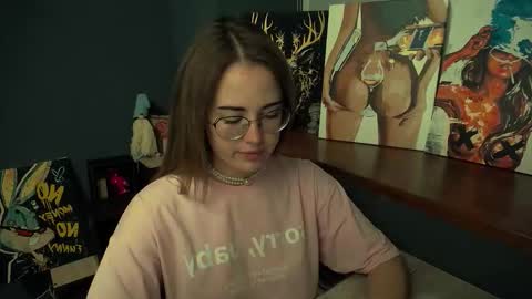Snapshot of luxie_queen chatting on September 22, 10:30 am Katie online show from September 22, 10:30 am