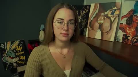 Snapshot of luxie_queen chatting on October 10, 12:55 pm Katie online show from October 10, 12:55 pm