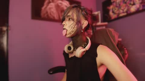 Luxiel 3 online show from March 24, 10:49 pm