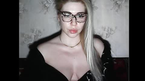 LuxSonyaStar online show from March 6, 8:16 pm