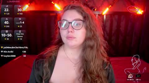 luxsopphia_ online show from October 12, 2:20 pm