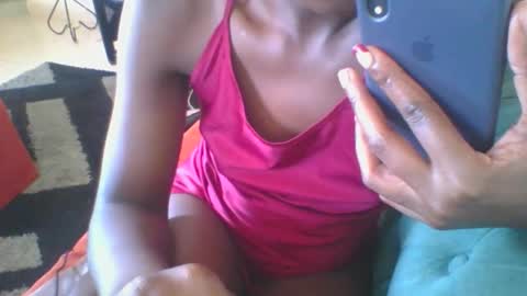 luxvietes online show from January 17, 12:03 pm