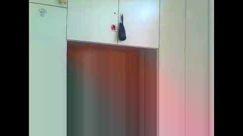 luxx72boy online show from April 18, 9:11 am