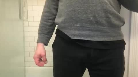 lvguynextdoor440656 online show from April 8, 12:24 am