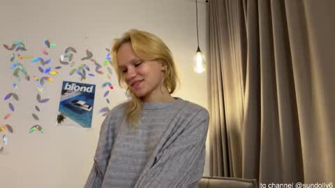 Snapshot of lxsundolyxl_ chatting on October 18, 4:22 pm lxsundolyxl_ online show from October 18, 4:22 pm