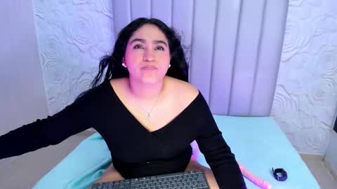 LYA DUBOIS  online show from February 24, 3:48 pm