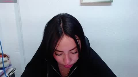 Snapshot of lya_levine chatting on March 8, 5:07 am Lya online show from March 8, 5:07 am