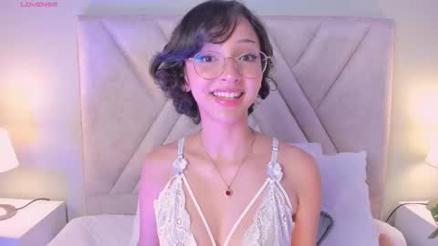 Snapshot of lyalee chatting on October 16, 11:54 am Lya Lee online show from October 16, 11:54 am