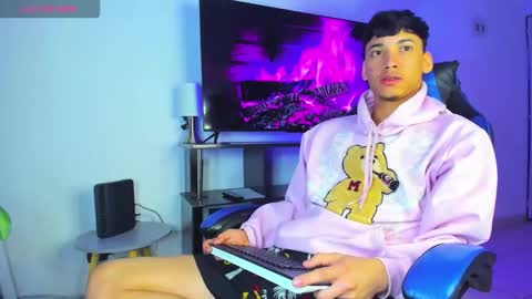 Lyam online show from March 30, 8:03 am