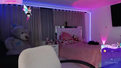 Lyann  online show from February 25, 5:22 am