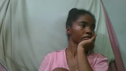 lydie856696 online show from June 2, 7:38 pm