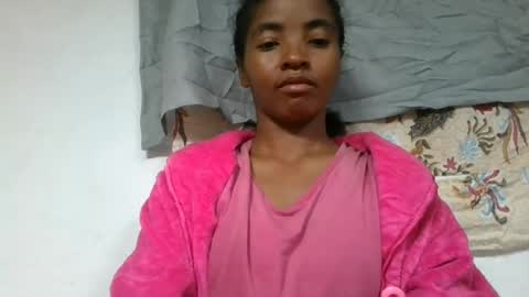 lydie856696 online show from July 12, 4:21 pm
