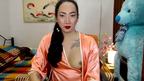 Snapshot of lykalicious88 chatting on September 18, 10:41 am QUEEN online show from September 18, 10:41 am