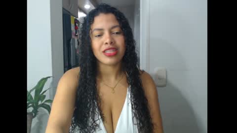 lylii_evans online show from December 4, 2:47 am