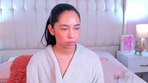 Lyn online show from December 5, 4:05 pm