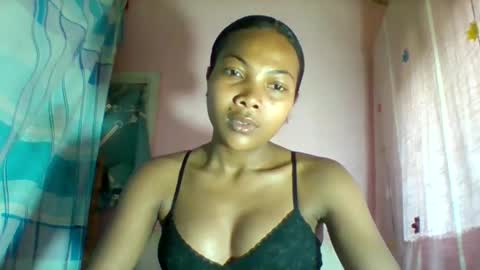 lyndah19 online show from December 17, 11:06 am