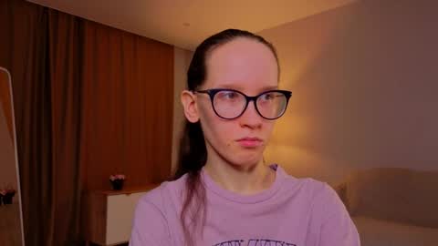 Sara online show from March 31, 4:40 pm