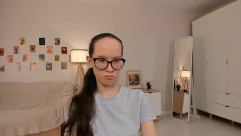 Sara online show from March 12, 7:14 pm