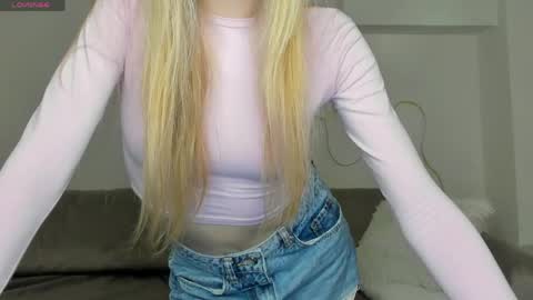 lynnadream_ online show from May 30, 3:05 am