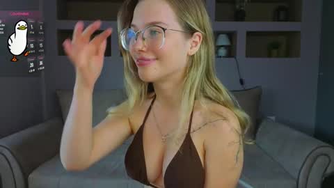 Lynn online show from September 22, 2:43 pm