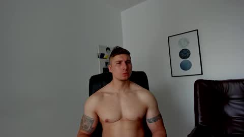 Lyonel online show from May 18, 1:39 pm