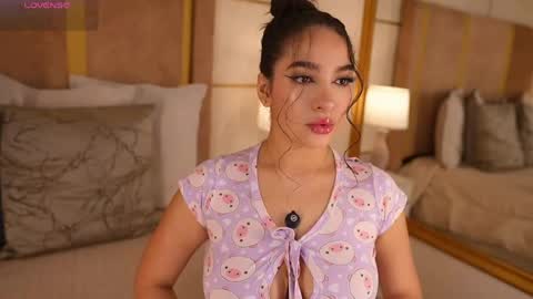    online show from March 8, 10:52 am