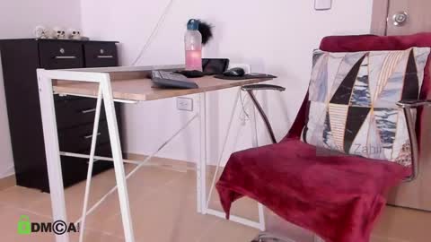   GODDE MITRE QUEEN BO NO FACE NO NUDE  online show from April 8, 8:34 pm