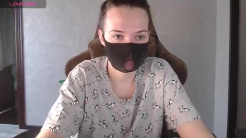 Snapshot of m00n8kiki chatting on October 16, 7:41 am Ksu online show from October 16, 7:41 am
