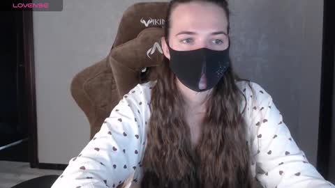 Snapshot of m00n8kiki chatting on October 2, 10:36 am Ksu online show from October 2, 10:36 am