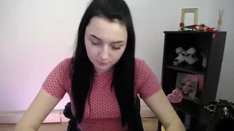 m_i_k_i_ online show from February 13, 2:20 pm