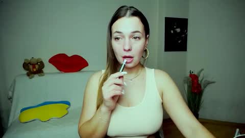 Vikki online show from October 30, 4:29 pm