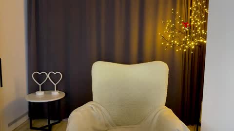 Snapshot of ma_ry_mee chatting on September 27, 10:40 pm Mary  online show from September 27, 10:40 pm