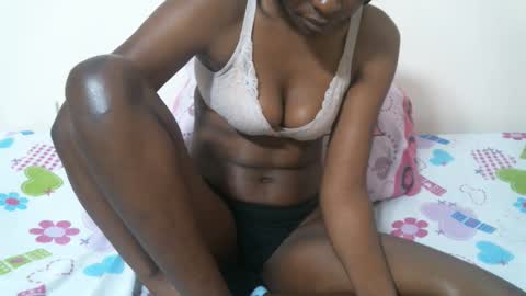 Snapshot of maars_mimi chatting on October 18, 6:28 am maars_mimi online show from October 18, 6:28 am