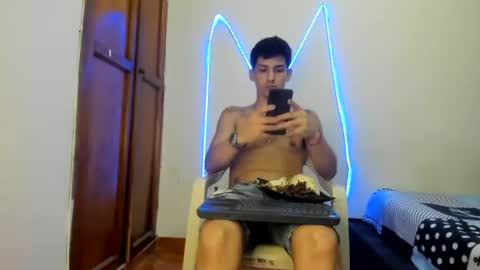 itgram pezlo josue online show from December 5, 9:56 pm