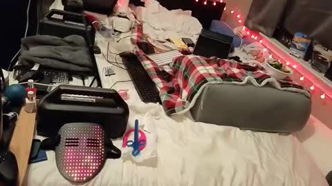 mac1119 online show from February 13, 8:06 am