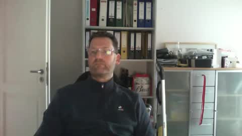 macfly67 online show from December 2, 10:03 am