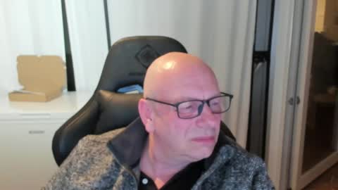 Andy online show from April 15, 10:32 pm