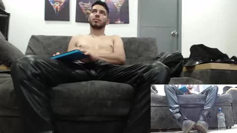 instagram mackdanielsx online show from October 31, 12:33 am