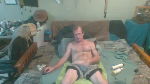 Snapshot of mackdog1369 chatting on October 8, 2:51 am mackdog1369 online show from October 8, 2:51 am