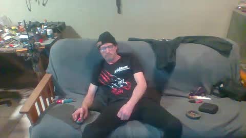 Snapshot of mackdog1369 chatting on March 6, 7:25 am mackdog1369 online show from March 6, 7:25 am