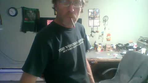 Snapshot of mackdog1369 chatting on December 5, 11:44 am mackdog1369 online show from December 5, 11:44 am