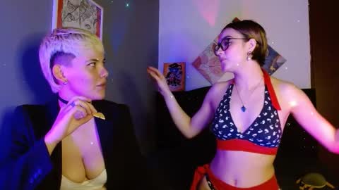 Snapshot of mackenziemoon chatting on October 1, 11:47 pm Noah Askew online show from October 1, 11:47 pm