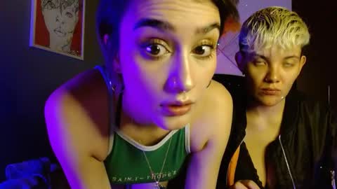 Snapshot of mackenziemoon chatting on October 15, 2:15 am Noah Askew online show from October 15, 2:15 am