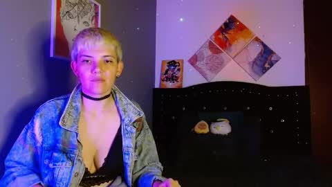 Snapshot of mackenziemoon chatting on September 8, 11:48 pm Noah Askew online show from September 8, 11:48 pm