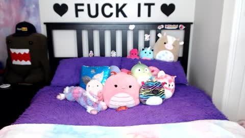 Mackenzie Wolfe online show from December 23, 5:24 am