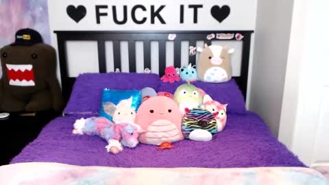 Mackenzie Wolfe online show from September 10, 5:30 am