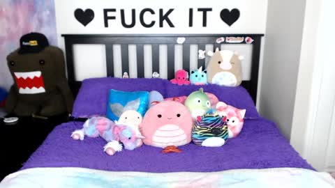 Mackenzie Wolfe online show from December 31, 7:31 am