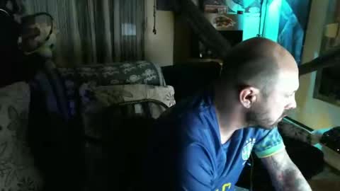 Manuel online show from March 10, 7:07 pm